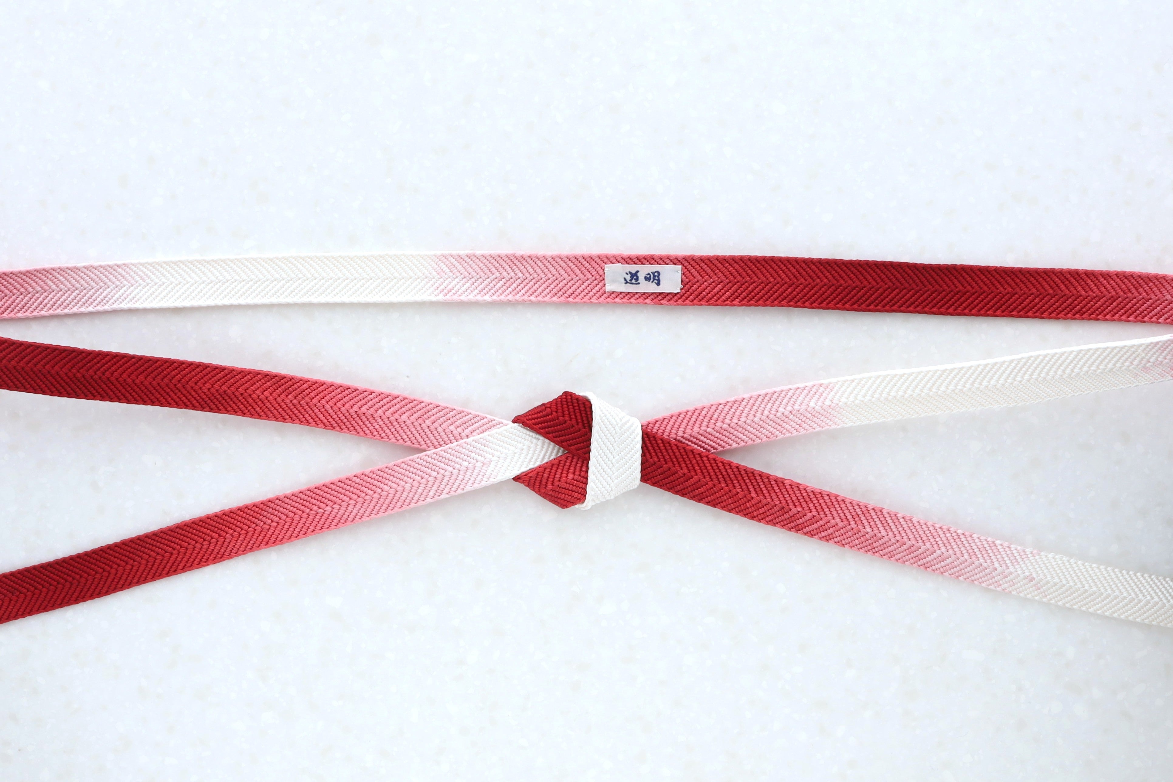 笹浪組 大暈し「臙脂」〈帯締め〉11月頒布品 – 有職組紐 道明