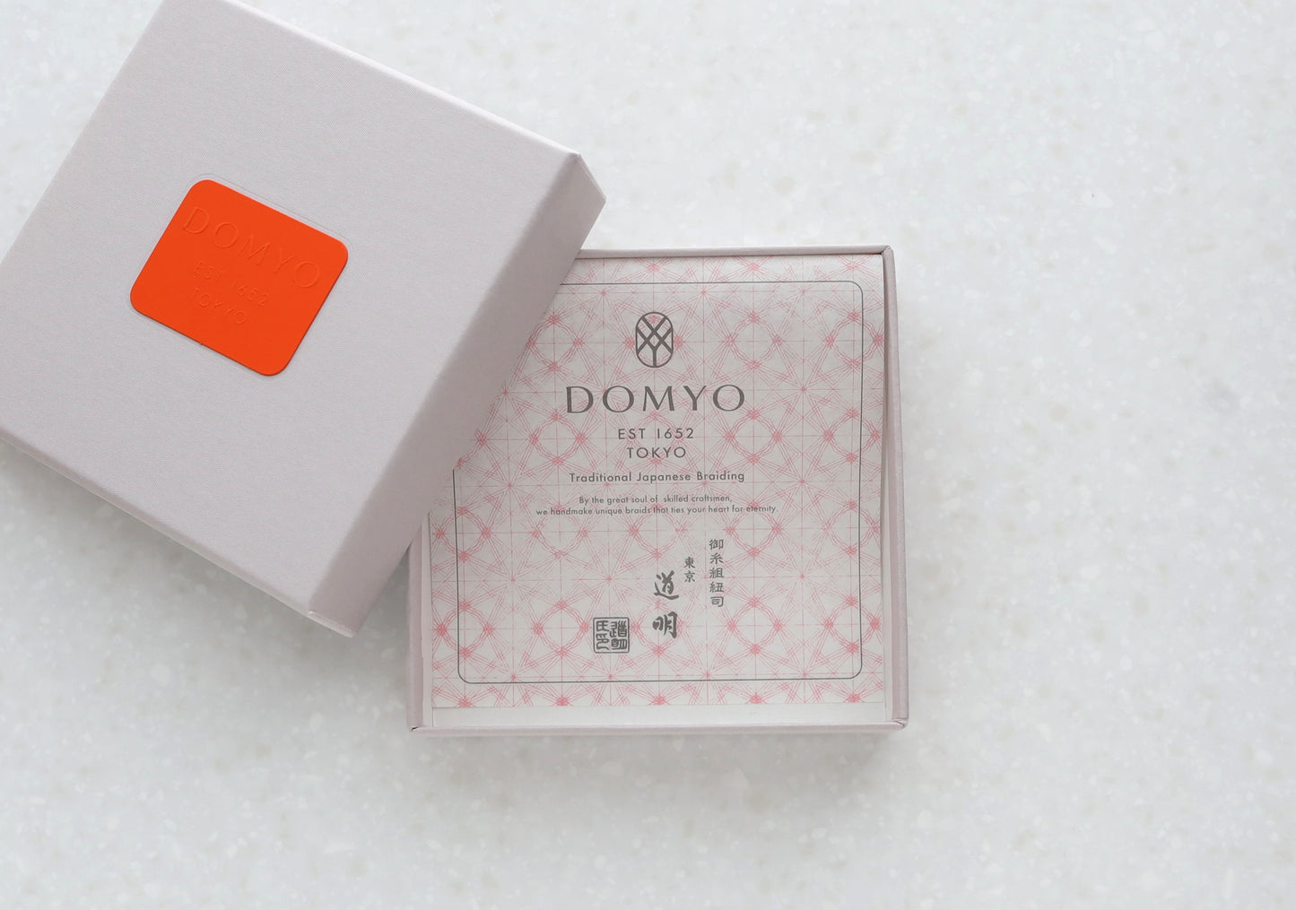 丸八つ組 ピアス・イヤリング エメラルドグリーン〈アクセサリー〉